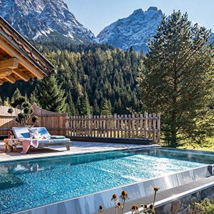 Tirol Österreich La Posch Chelet mit Pool