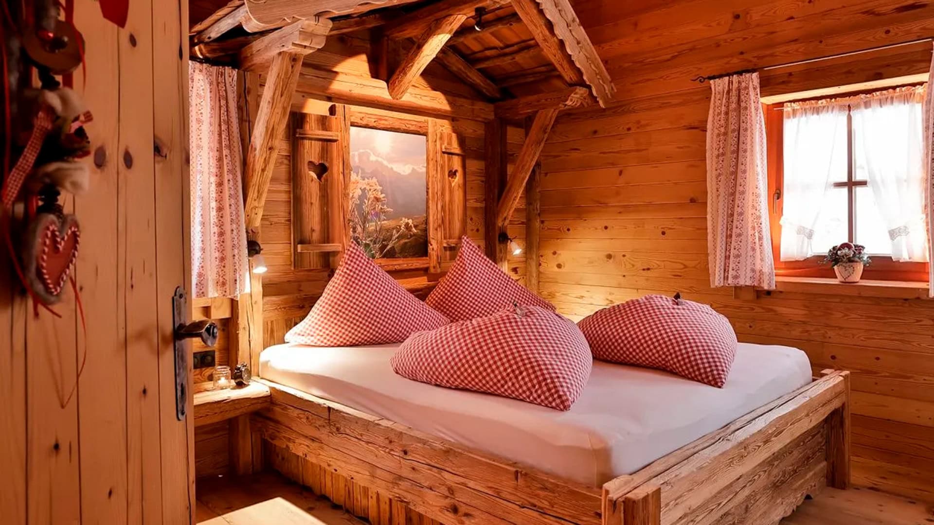 laposch_living_lands_mountain_chalet__1_