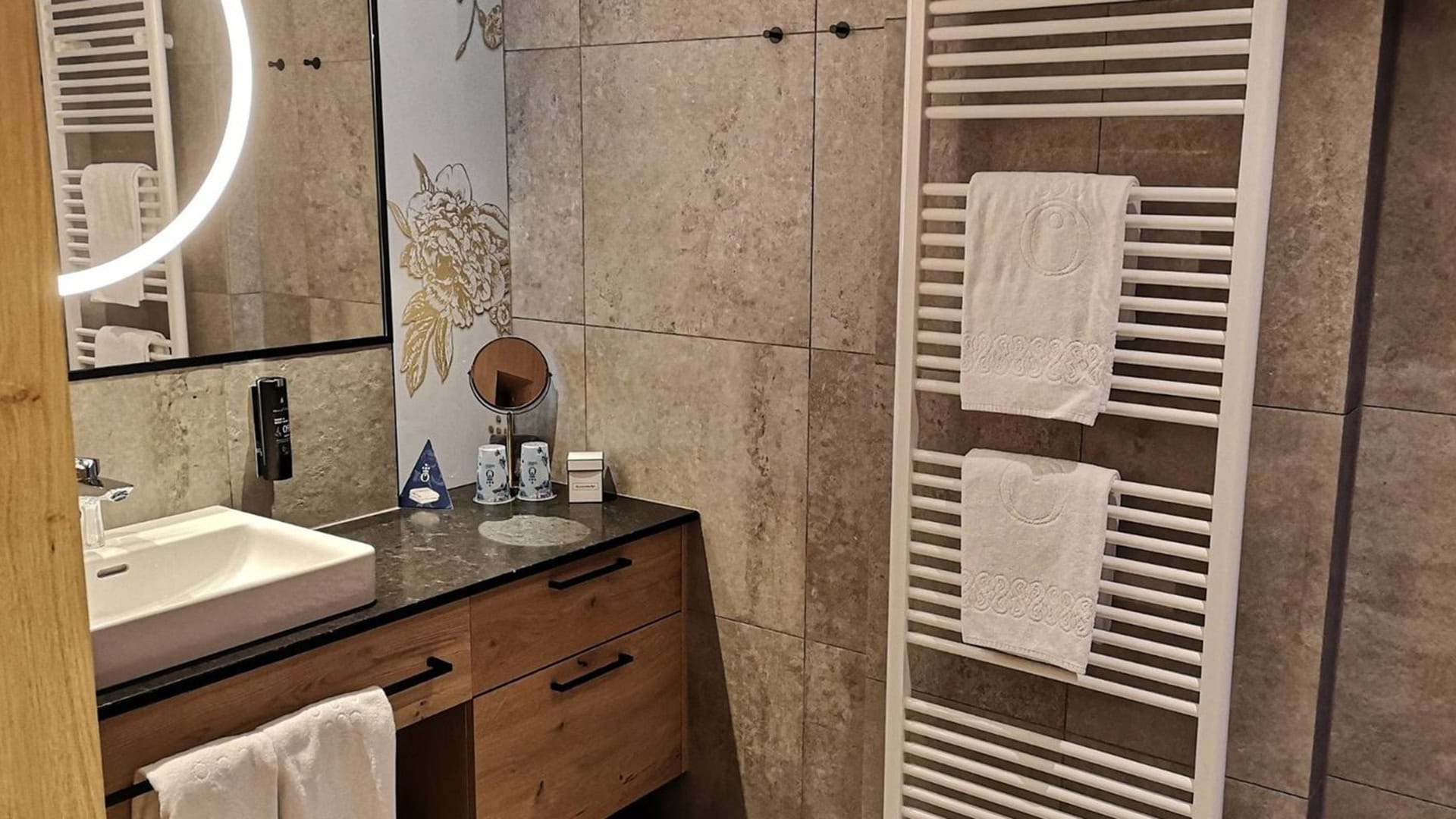 Hochkoenigin_Comforte_Suite_1600x0s_3