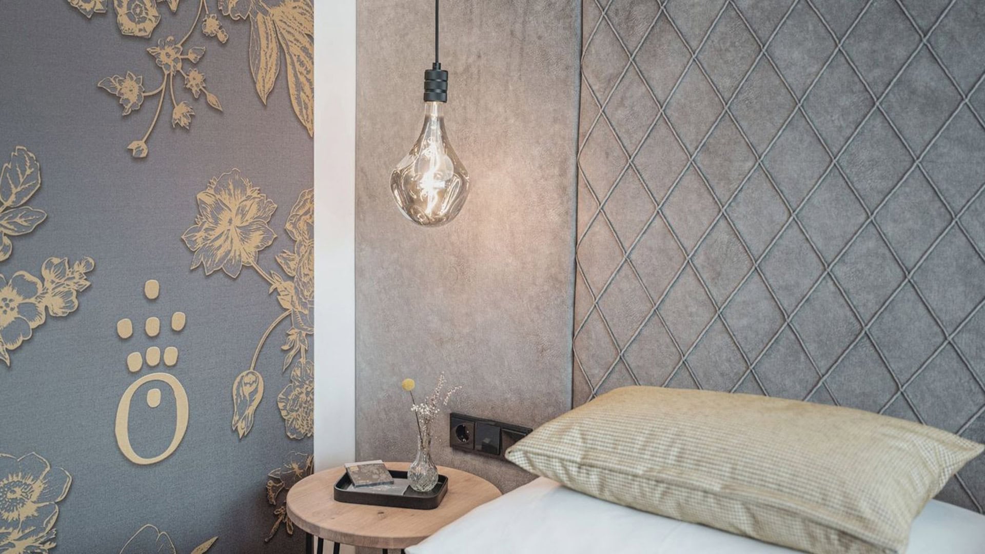 Hochkoenigin_Cozy_Room_1600x0s_4