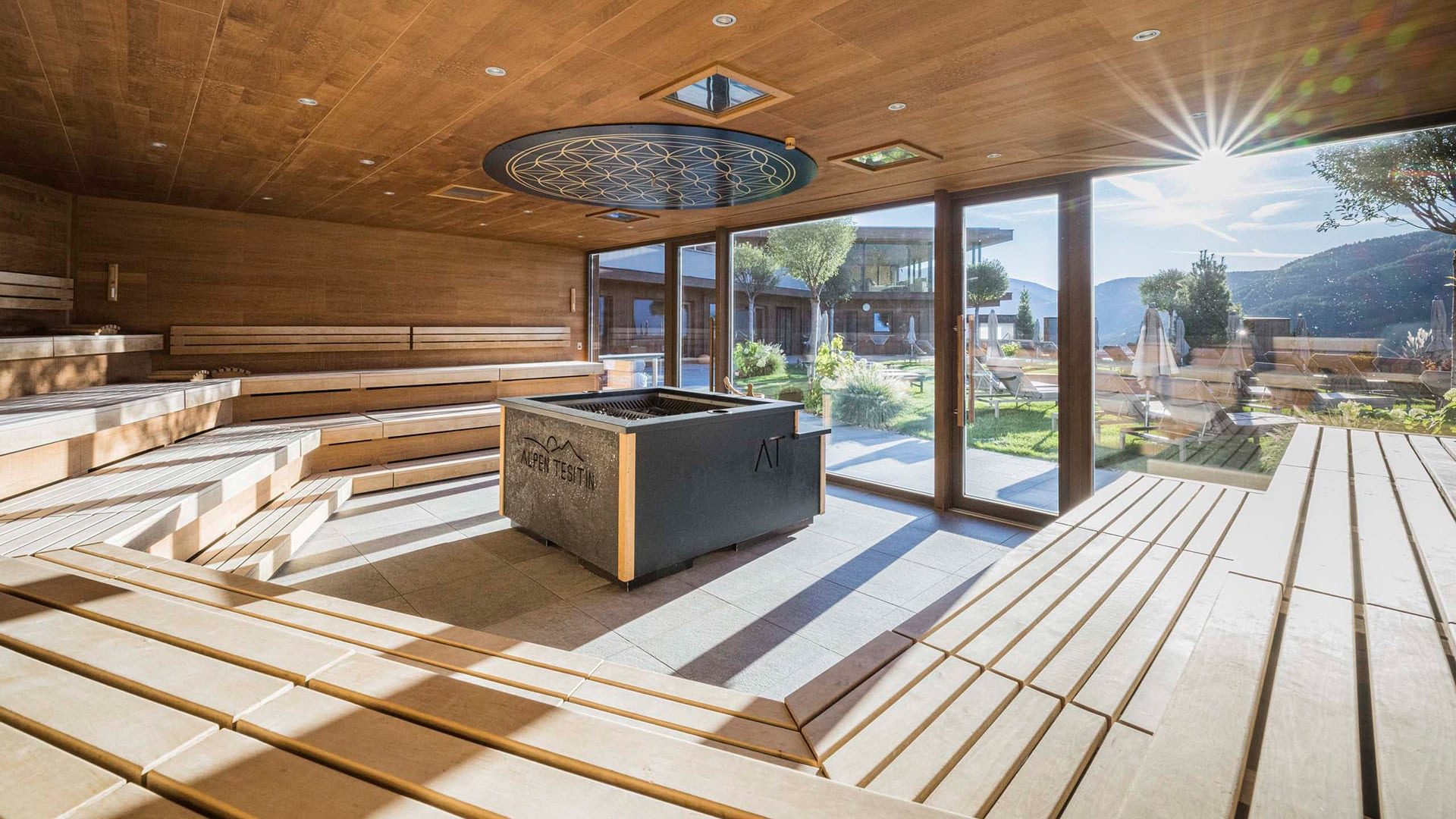 Alpen_Tesitin__wisthaler.com_22_08_Alpentesitin_Garten_Sauna__HW90987