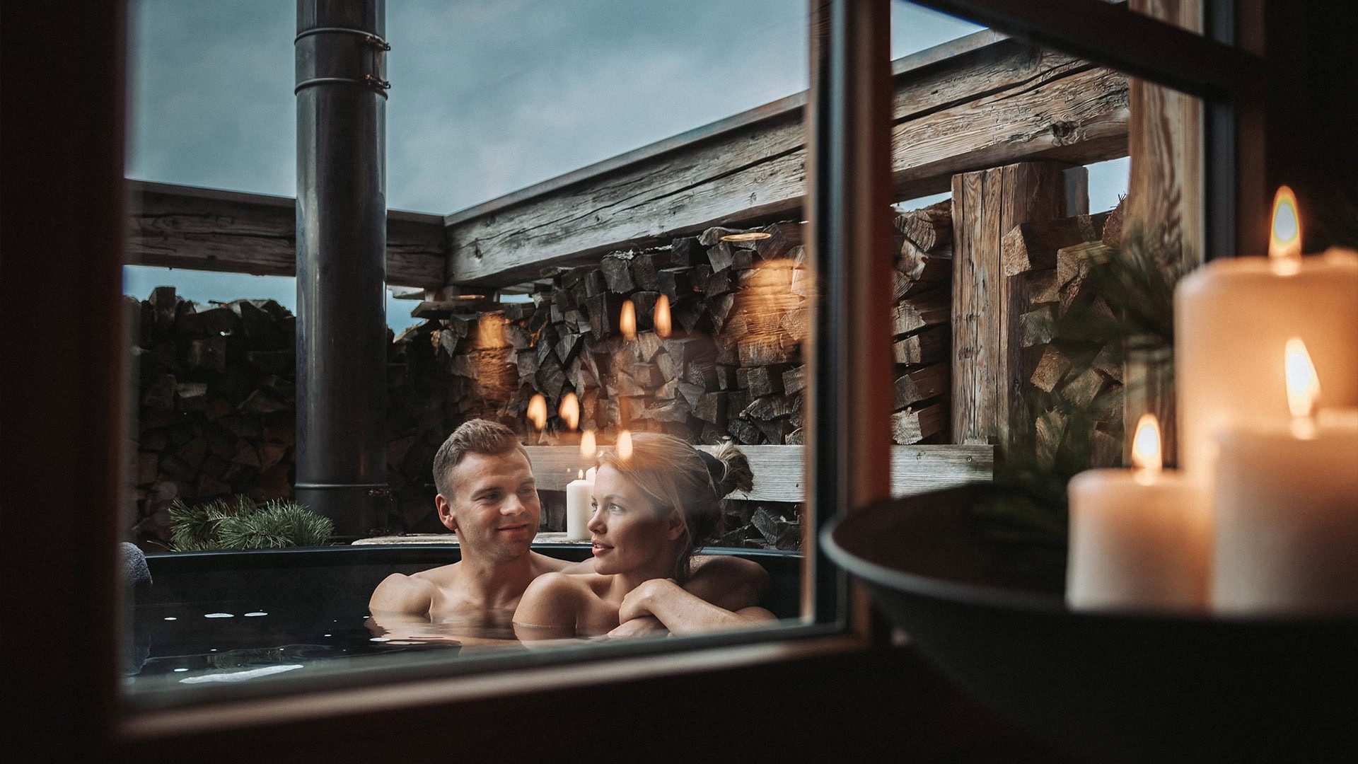 Alpzitt_Chalets_34_badezuber_chalet_allgaeu_bayern_alps_chaletdorf_pool_25