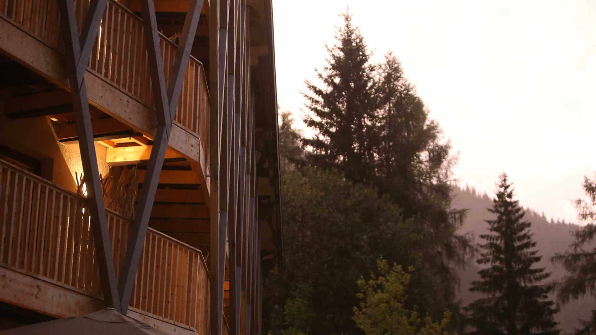 Arpuria Aussenaufnahme Sommer Detail