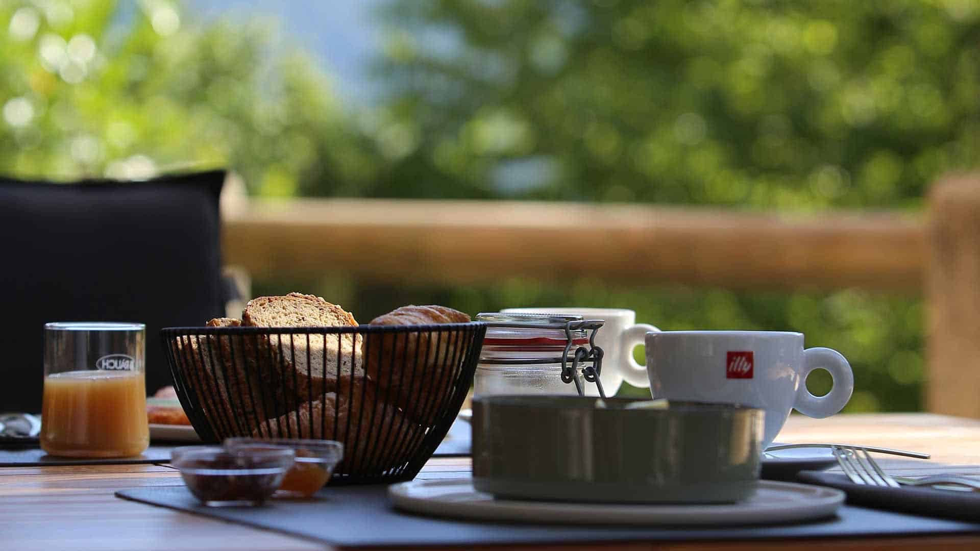 Arpuria Frühstücktisch