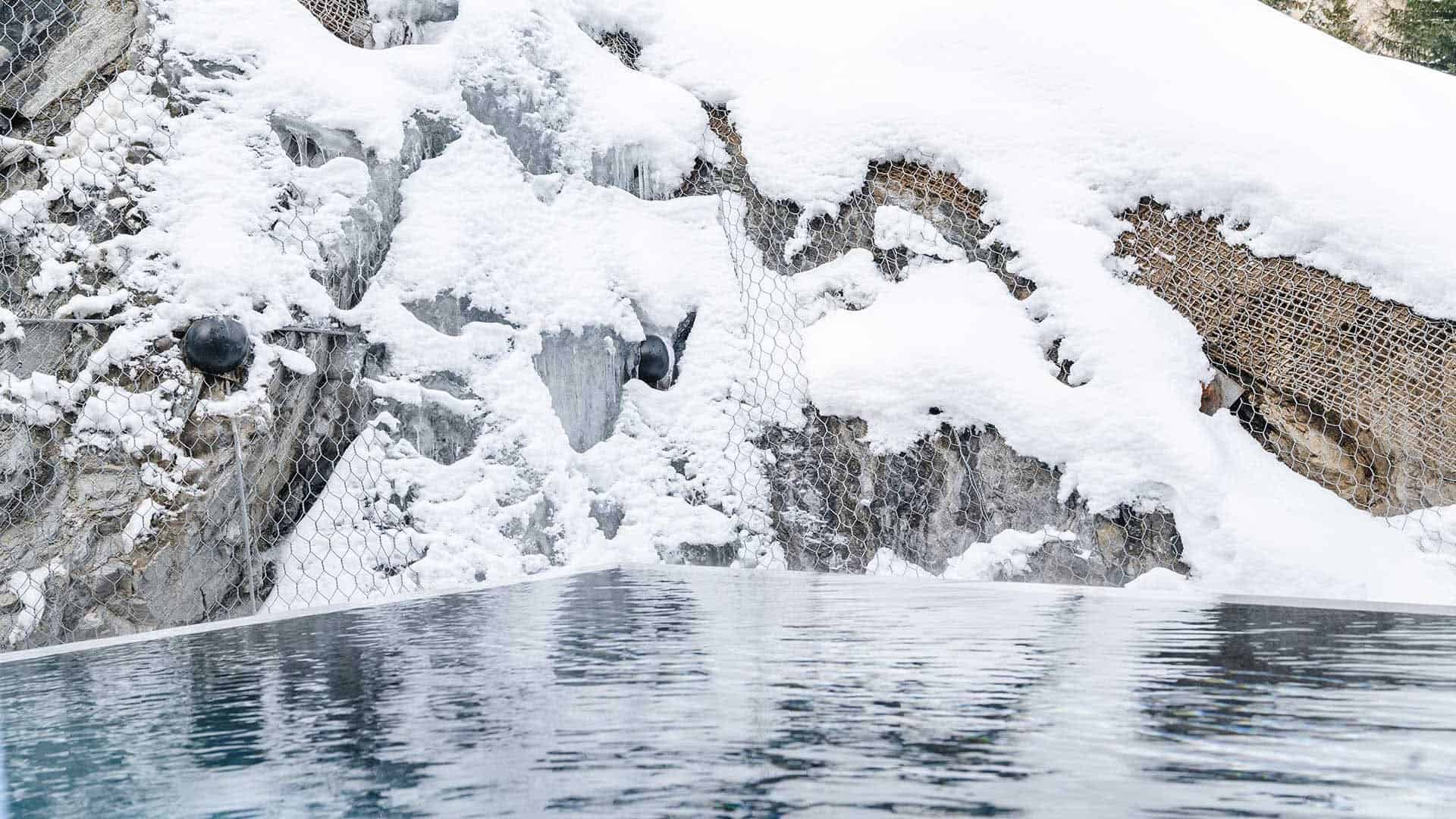 Arpuria Pool aussen Winter.
