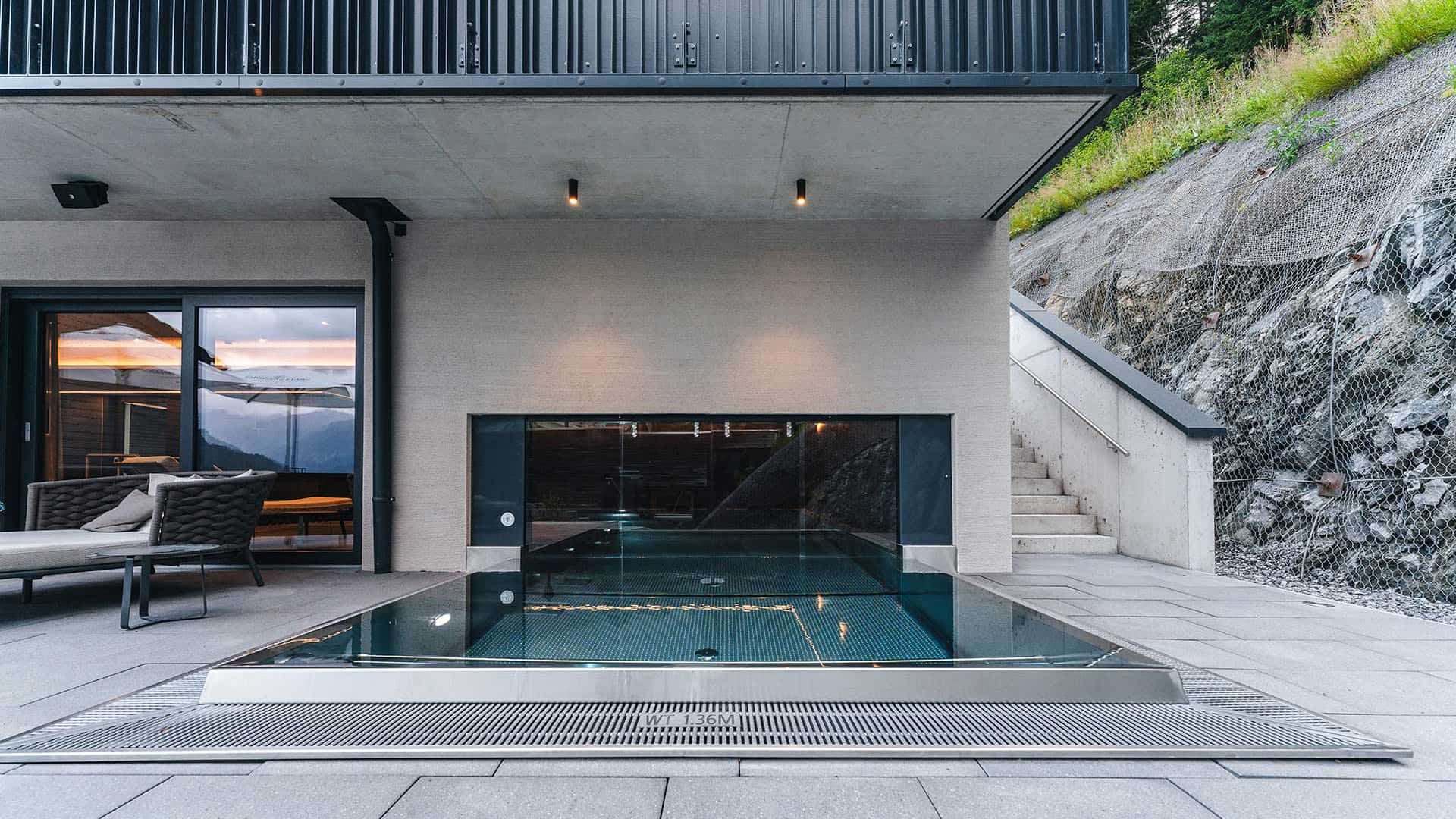 Arpuria Pool aussen