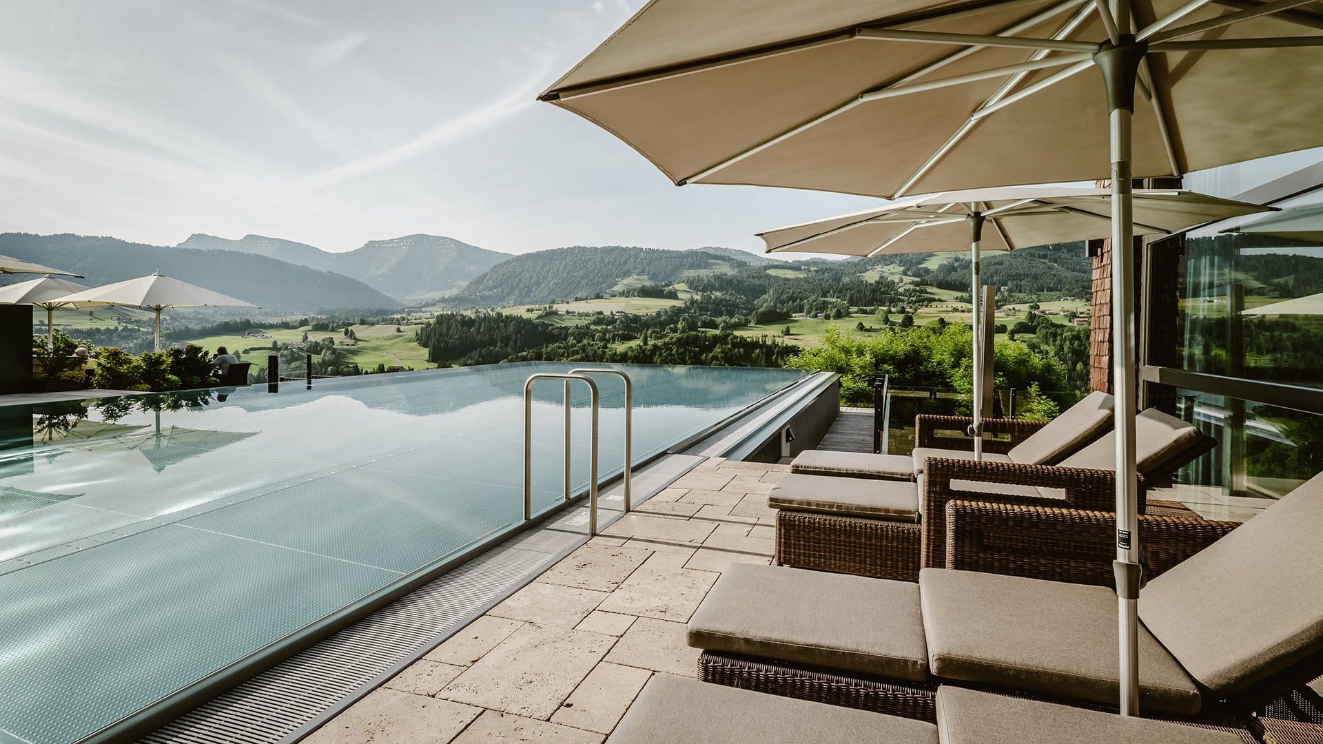 Das Foto darf ausschließlich für PR- und Marketingmaßnahmen der HOTEL BERGKRISTALL GmbH & Co. KG - Willis 8 - D-87534 Oberstaufen räumlich und zeitlich unbegrenzt verwendet werden. Das Copyright verbleibt beim Bildautor Günter Standl (www.guenterstandl.de). Jegliche Nutzung Dritter ist mit dem Bildautor gesondert zu vereinbaren. Der Bildautor stellt das gelieferte Bildmaterial nicht von Rechten Dritter frei. Etwaige Ansprüche Dritter fallen in den Verantwortungsbereich des Bildnutzers.