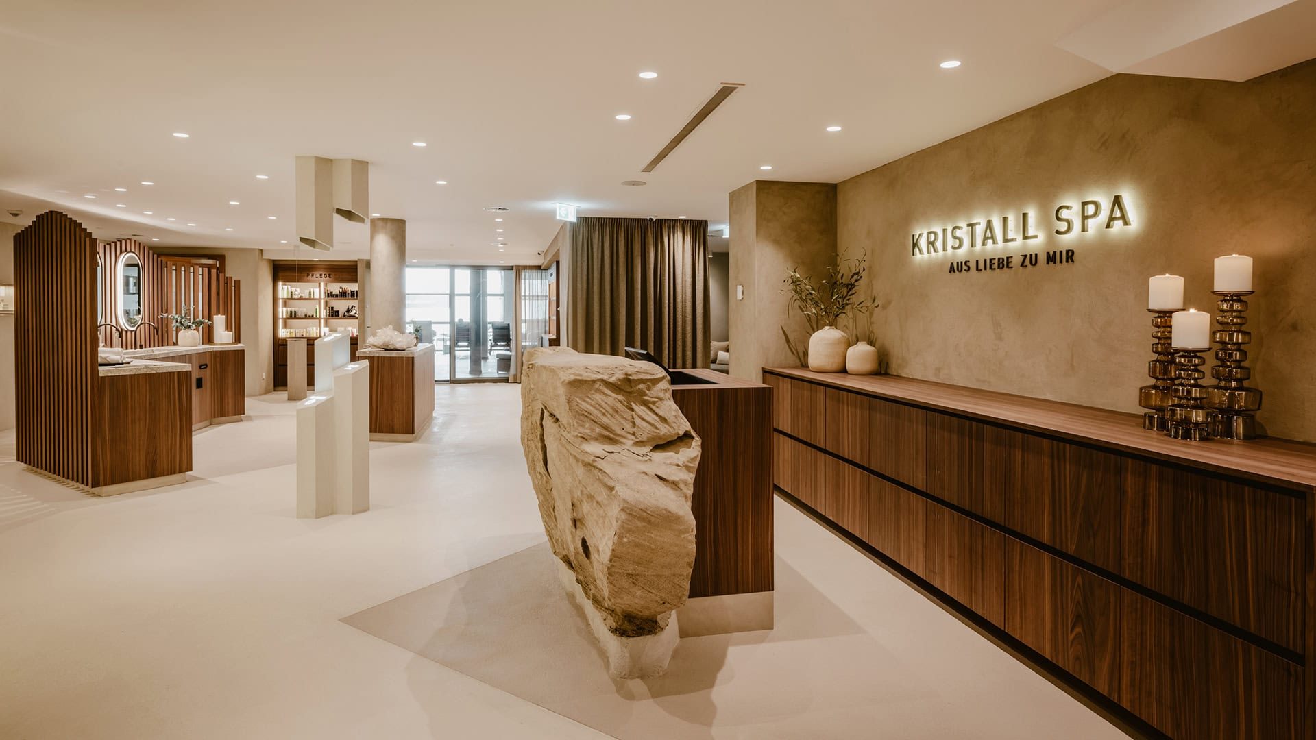 Das Foto darf ausschließlich für PR- und Marketingmaßnahmen der Hotel Bergkristall GmbH & Co. KG - Willis 8 - D-87534 Oberstaufen räumlich und zeitlich unbegrenzt verwendet werden. Das Copyright verbleibt beim Bildautor Günter Standl (www.guenterstandl.de). Jegliche werbliche Nutzung Dritter ist mit dem Bildautor gesondert zu vereinbaren. Der Bildautor stellt das gelieferte Bildmaterial nicht von Rechten Dritter frei. Etwaige Ansprüche Dritter fallen in den Verantwortungsbereich des Bildnutzers.