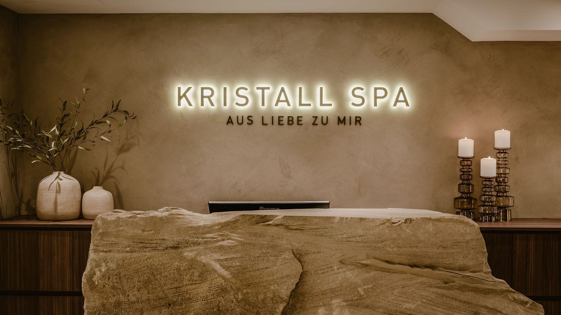 Das Foto darf ausschließlich für PR- und Marketingmaßnahmen der Hotel Bergkristall GmbH & Co. KG - Willis 8 - D-87534 Oberstaufen räumlich und zeitlich unbegrenzt verwendet werden. Das Copyright verbleibt beim Bildautor Günter Standl (www.guenterstandl.de). Jegliche werbliche Nutzung Dritter ist mit dem Bildautor gesondert zu vereinbaren. Der Bildautor stellt das gelieferte Bildmaterial nicht von Rechten Dritter frei. Etwaige Ansprüche Dritter fallen in den Verantwortungsbereich des Bildnutzers.