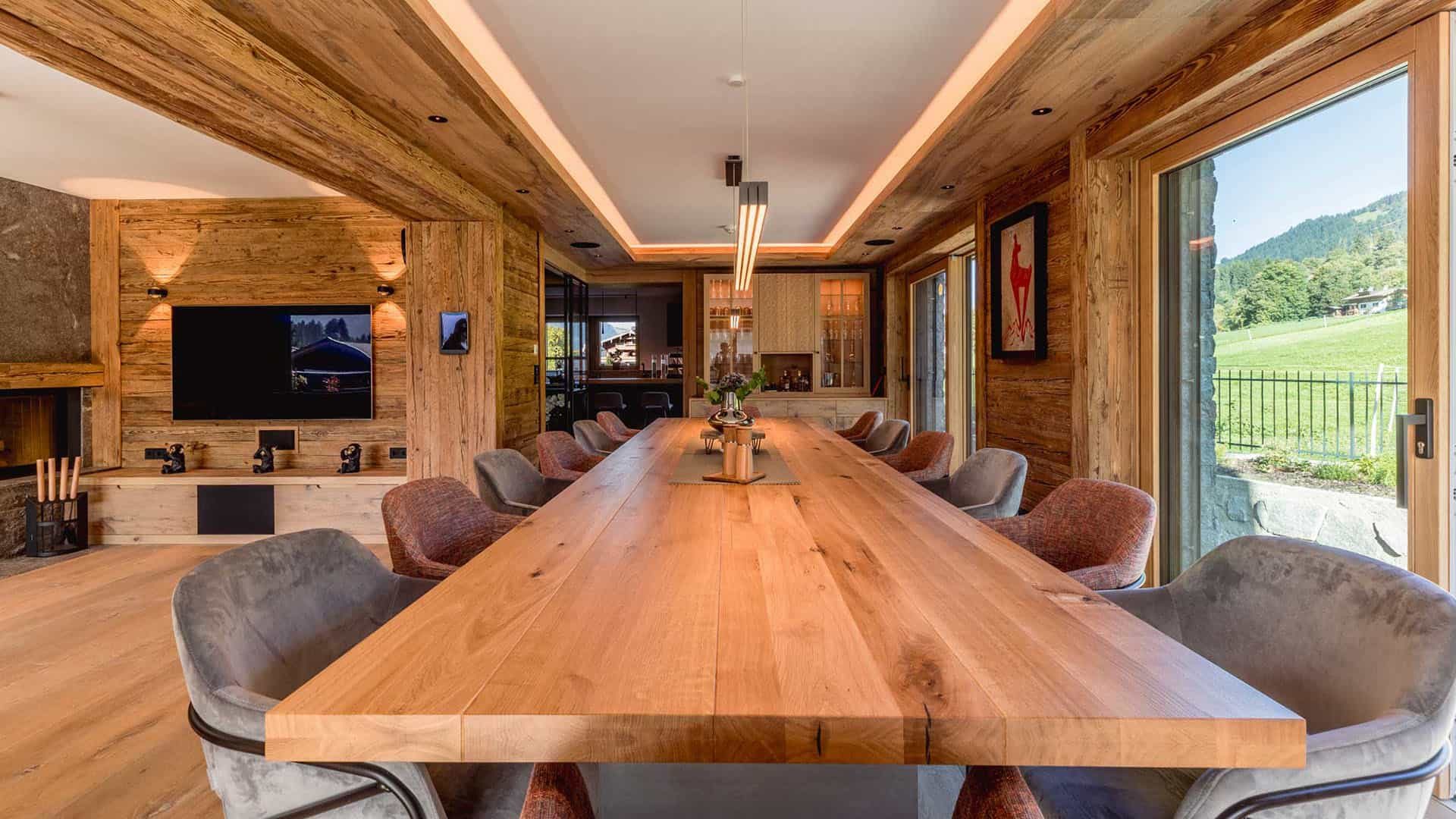 Chalet F Esstisch Blick Küche