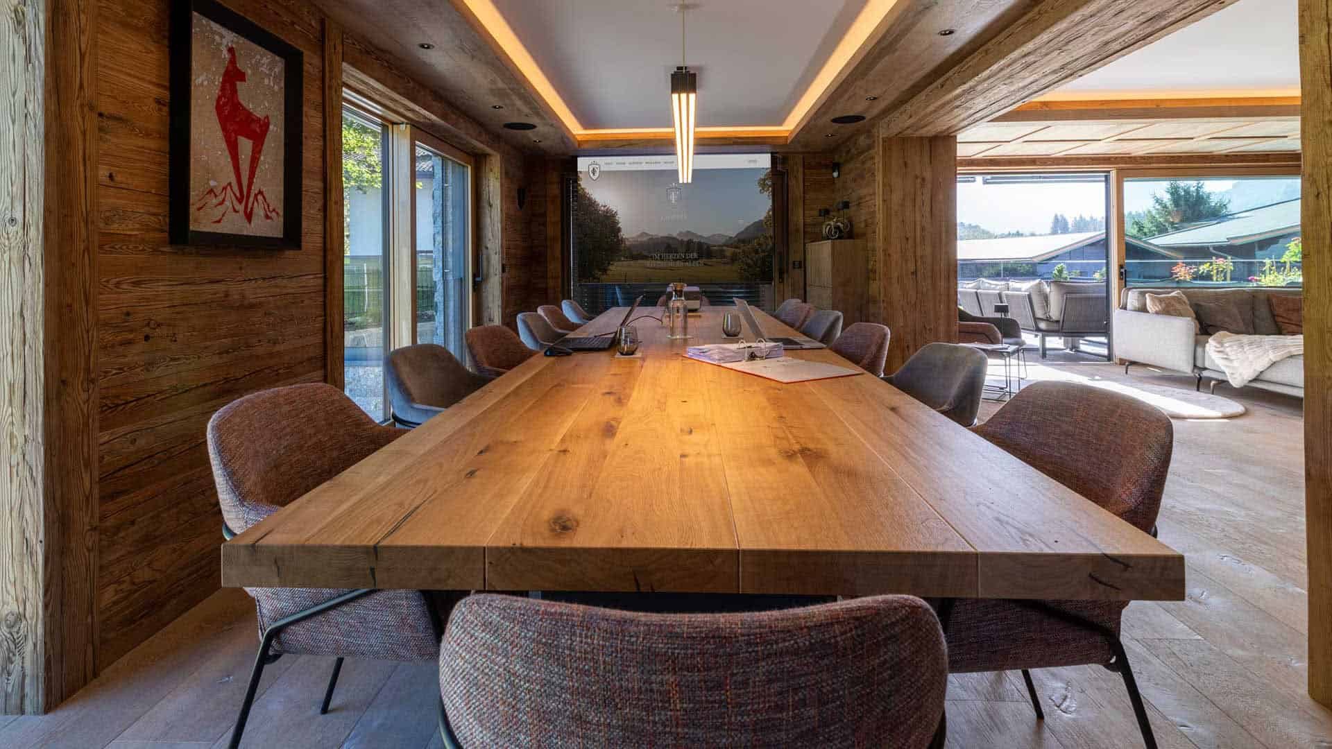 Chalet F Esszimmer Richtung Wohnzimmer