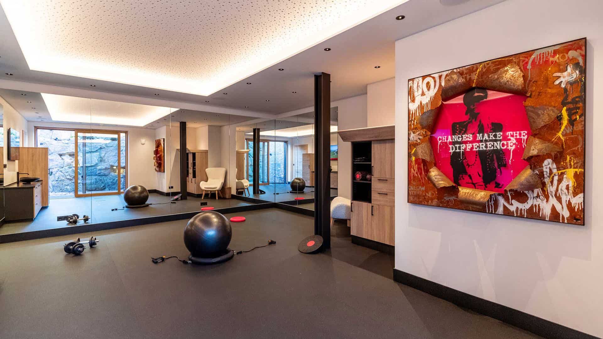 Chalet F Fitnessraum Spiegel