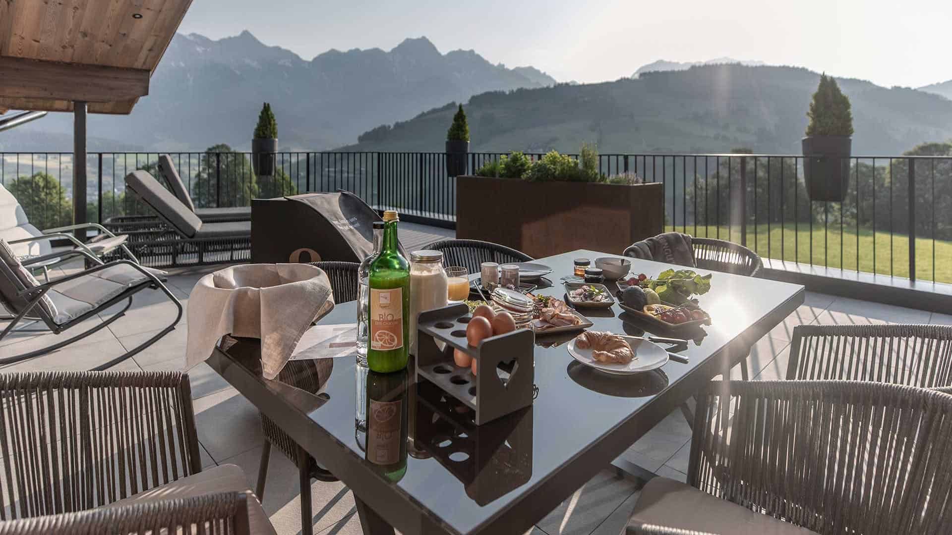 Ebengut Frühstück auf der Terrasse