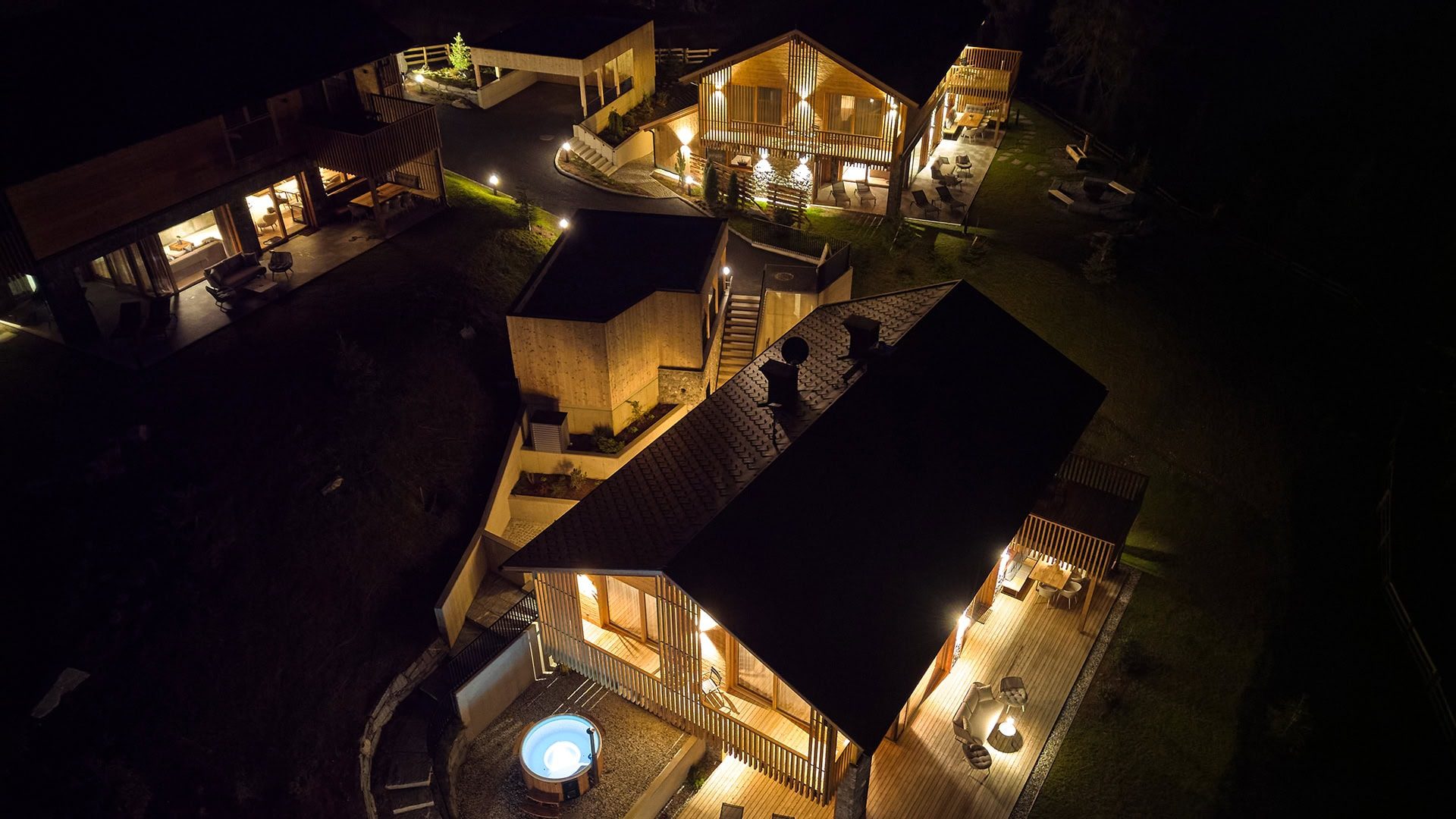 Fender_Chalets_Sonnalm_241007_wo_6678_KD