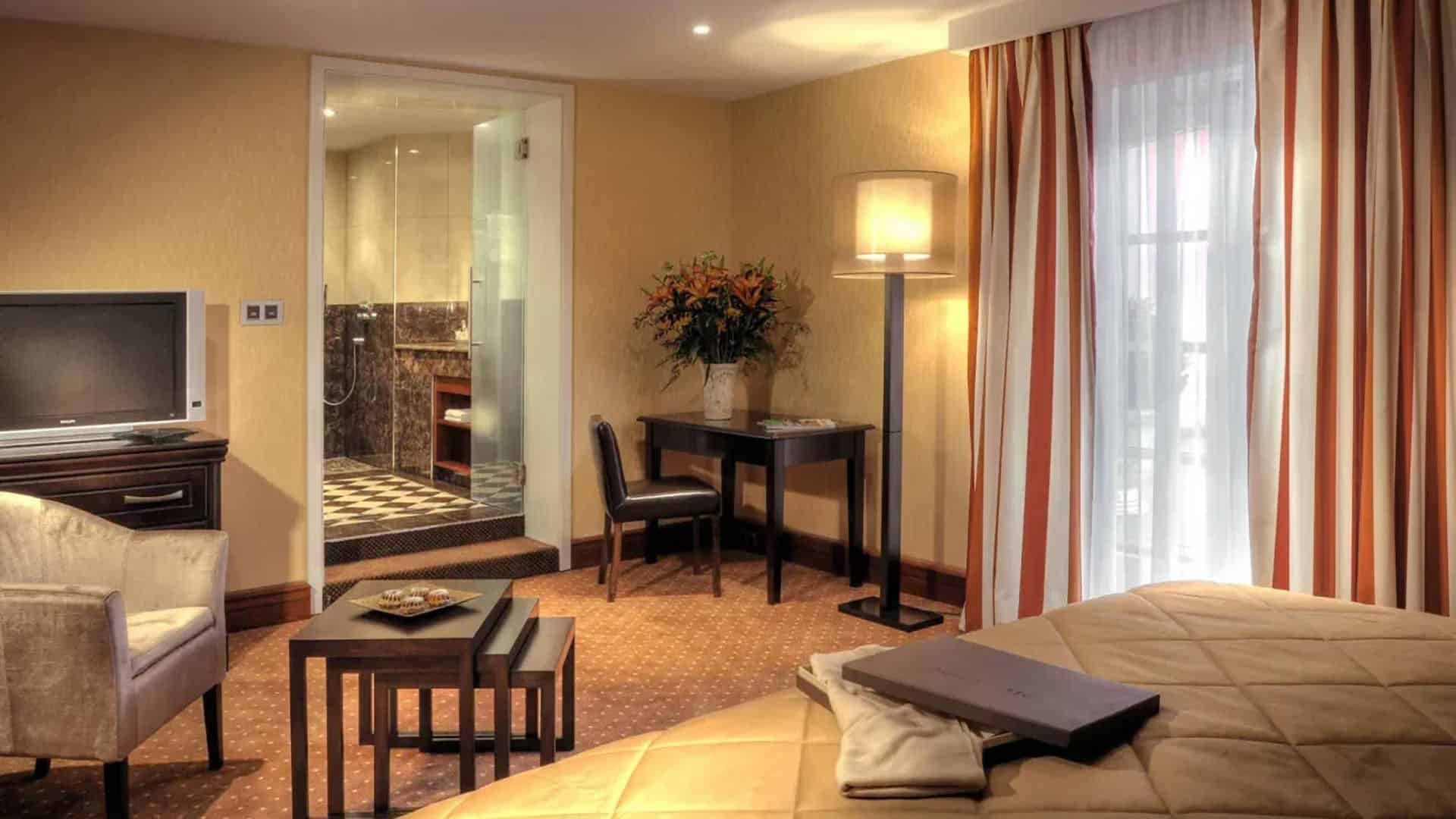 Hostellerie des Chateaux 01