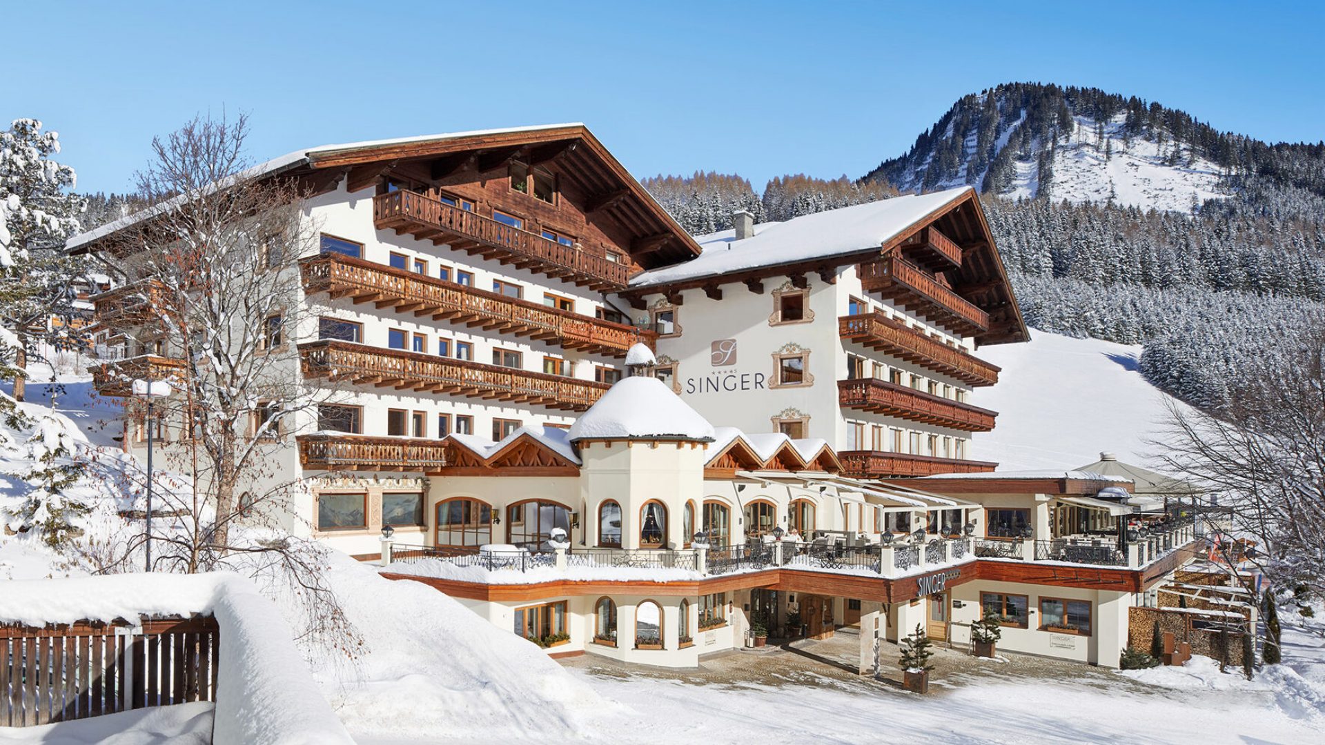 Hotel-Singer-Außenansicht-Winter