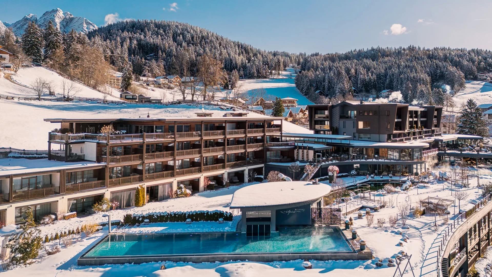 Hotel_Chalet_Mirabell_Aussenansicht_winter