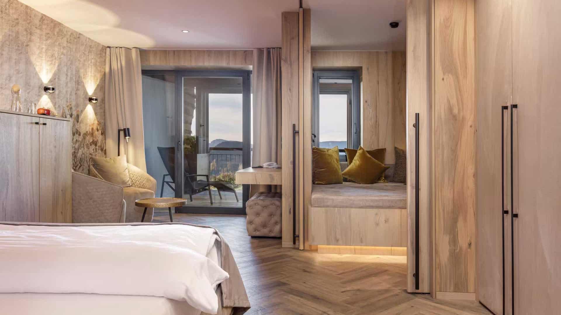 Hotel_Chalet_Mirabell_Family_Sonnenchalet_g