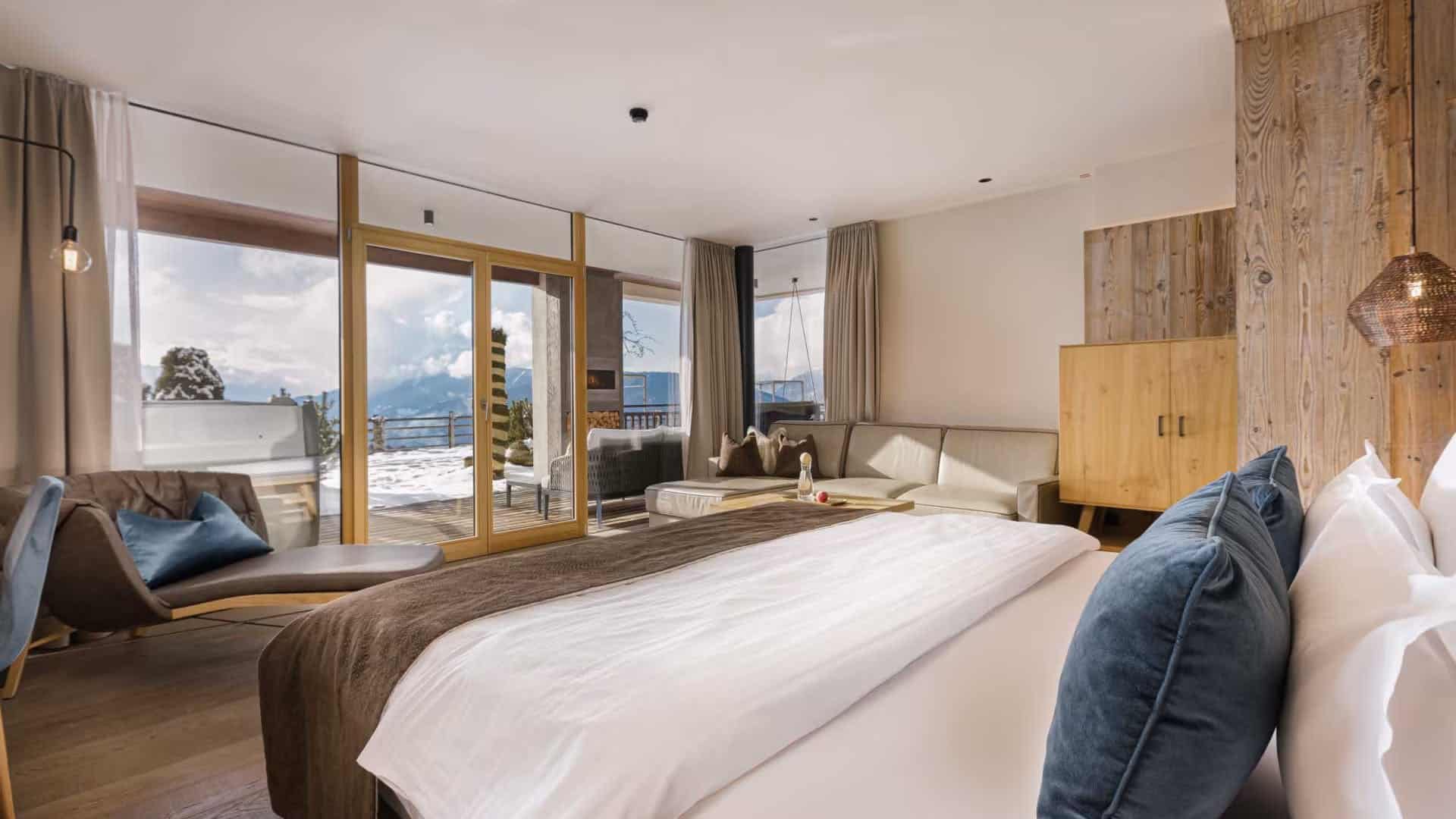 Hotel_Chalet_Mirabell_chalet-suite-garden_g