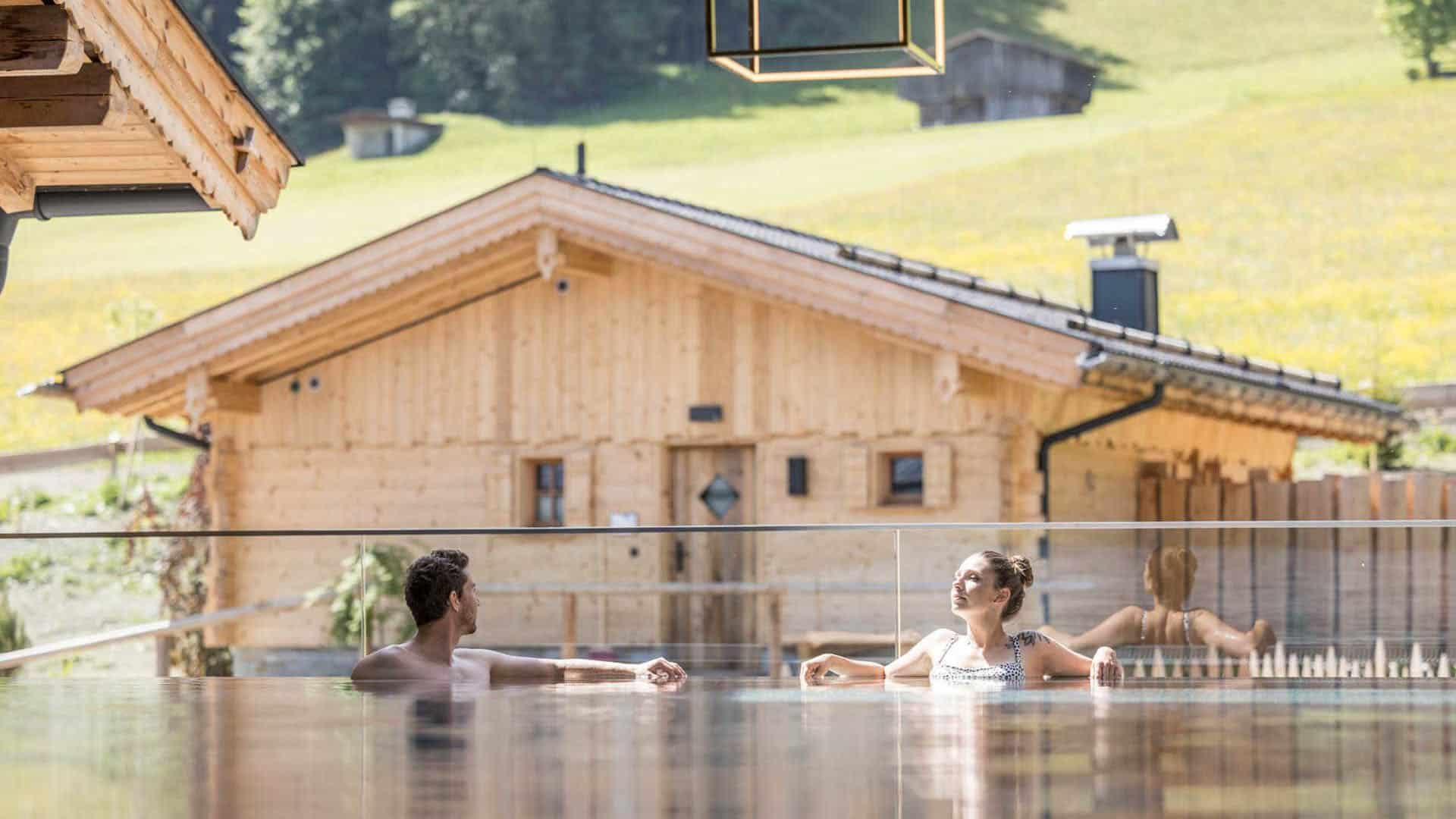 Hygna Chalets Aussen Pool Sommer