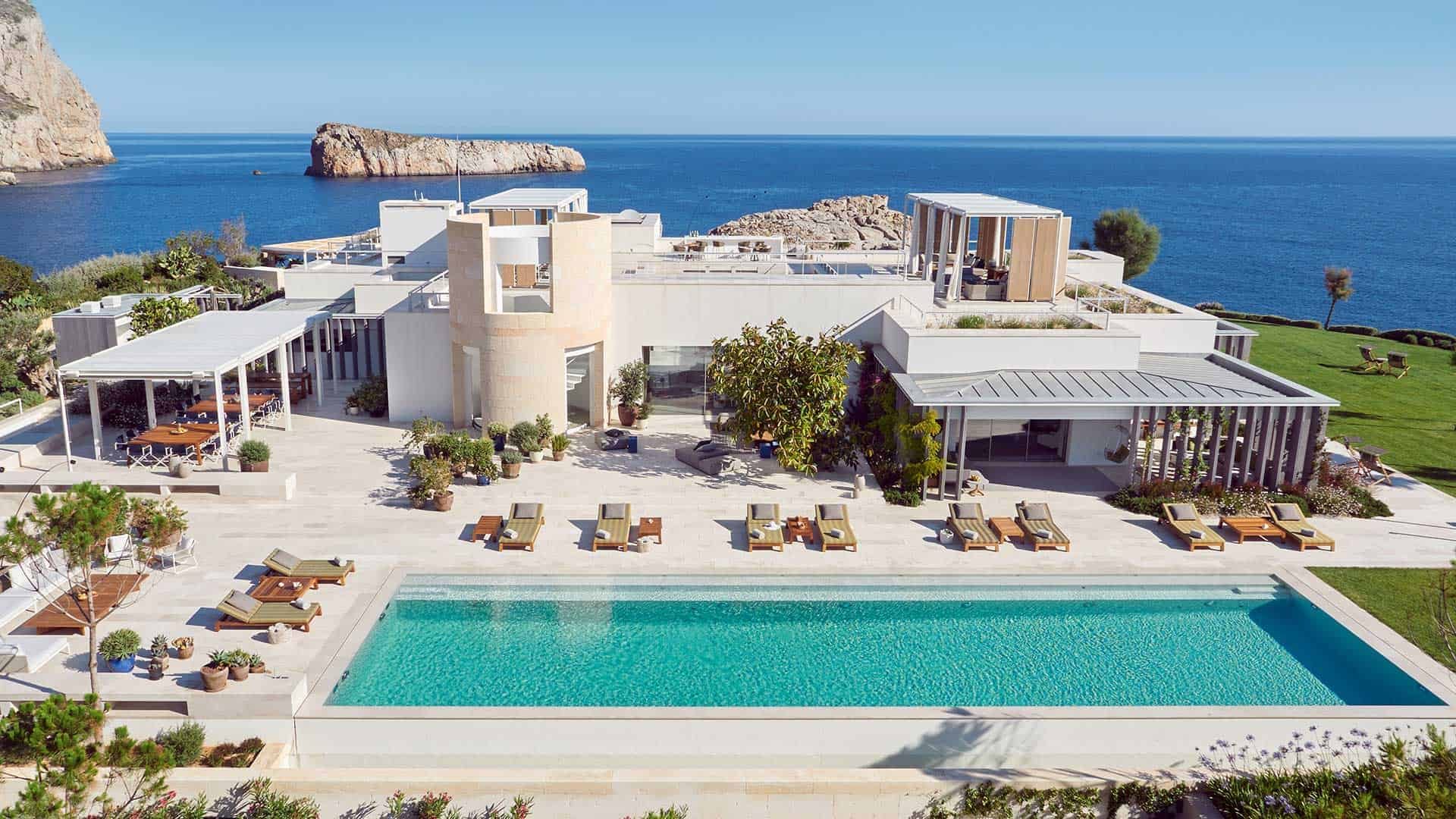 Isla sa Ferradura- Haupthaus mit Pool