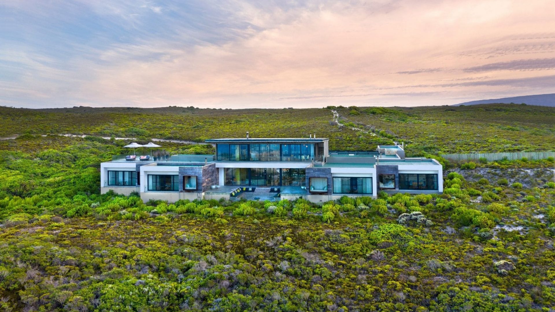 Morukuru-beach-lodgeRelais__Chateaux_Morukuru-Beach-Lodge_web