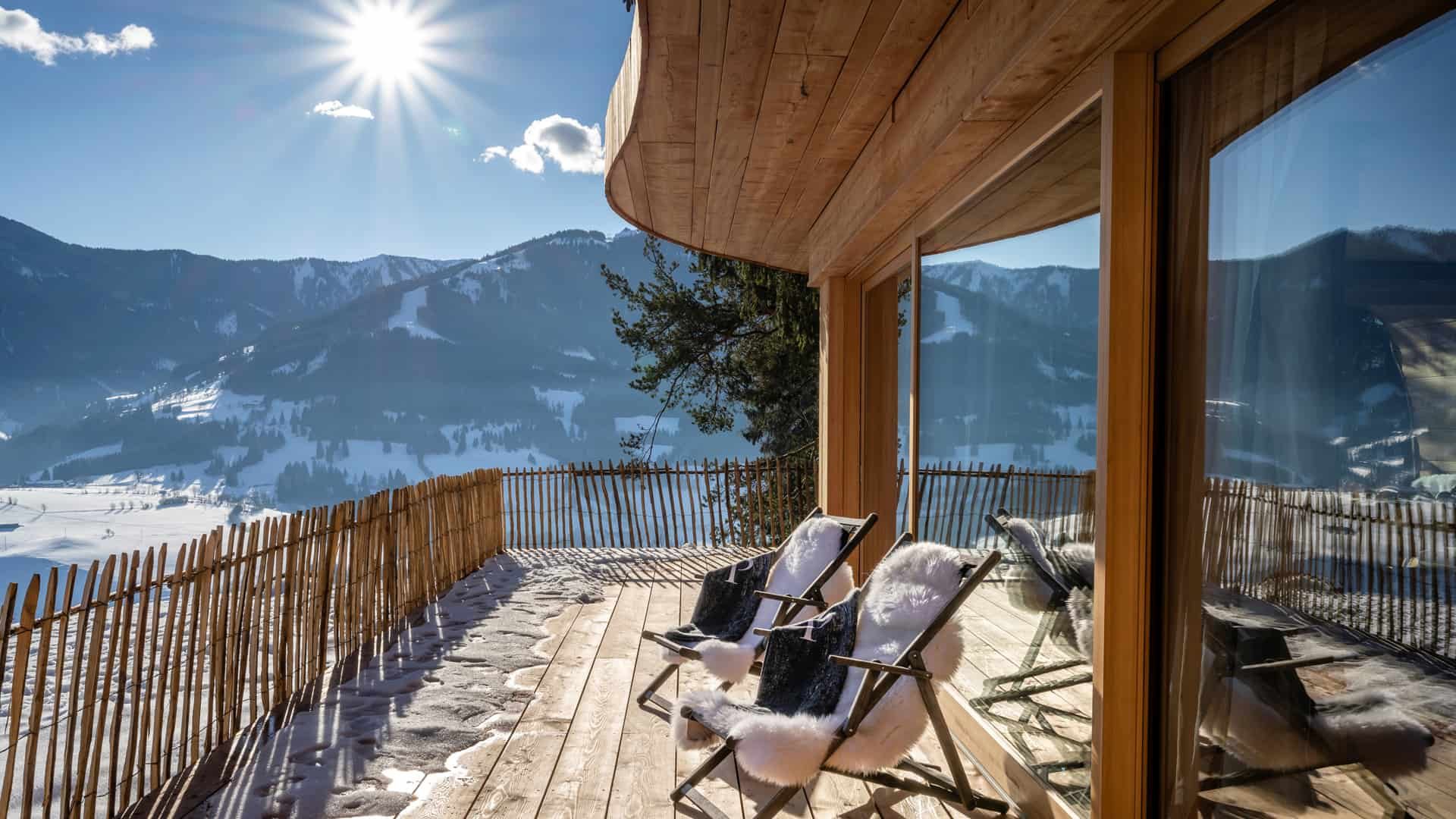 Das Foto darf ausschließlich für PR- und Marketingmaßnahmen der Bergdorf PRIESTEREGG GmbH - Sonnberg 22 - A-5771 Leogang räumlich und zeitlich unbegrenzt verwendet werden. Das Copyright verbleibt beim Bildautor Günter Standl (www.guenterstandl.de). Jegliche Nutzung Dritter ist mit dem Bildautor gesondert zu vereinbaren. Der Bildautor stellt das gelieferte Bildmaterial nicht von Rechten Dritter frei. Etwaige Ansprüche Dritter fallen in den Verantwortungsbereich des Bildnutzers.