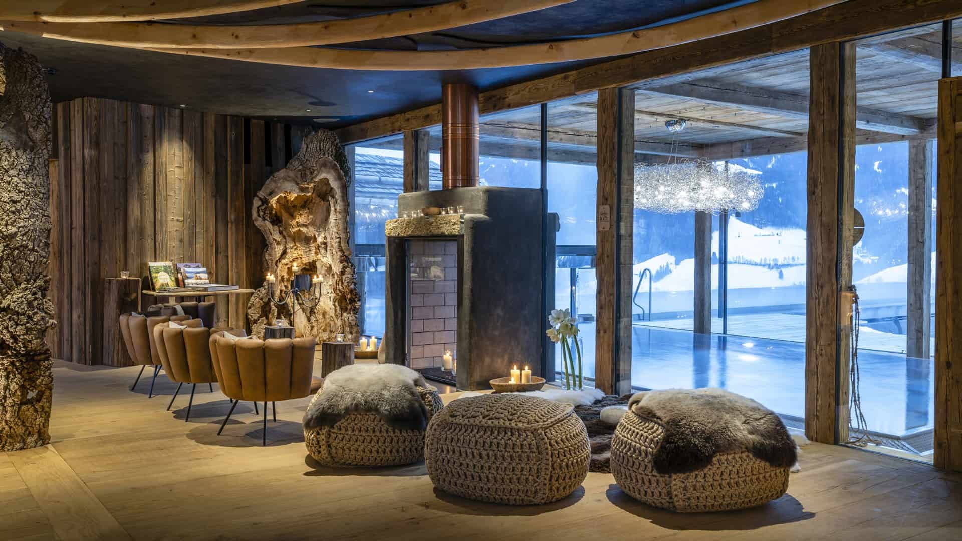 Priesteregg Spa Kamin Ausblick innen aussen Pool