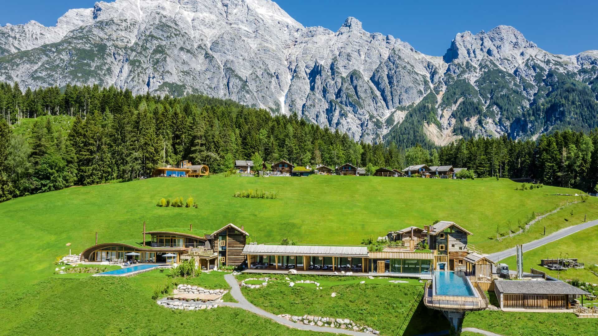 Priesteregg Spagebäude aussen Sommer
