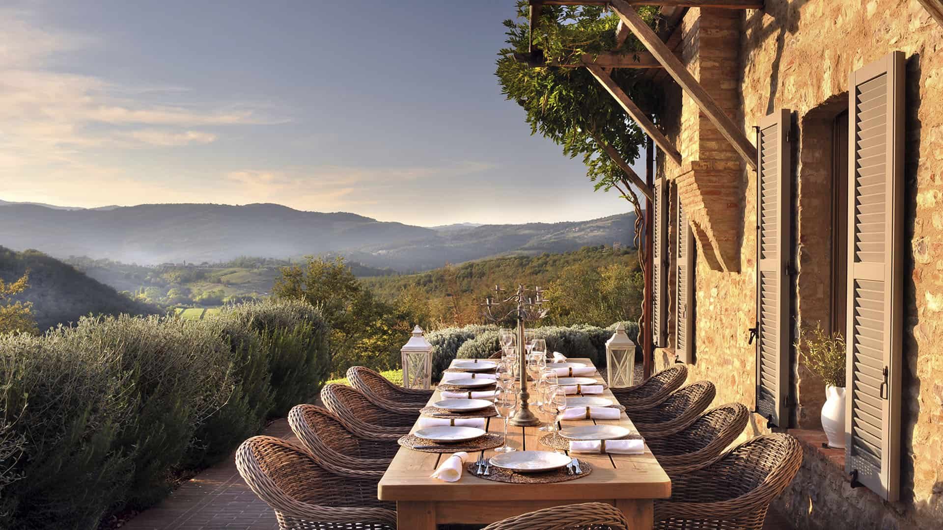 Reschio Terrasse Tisch gedeckt 2