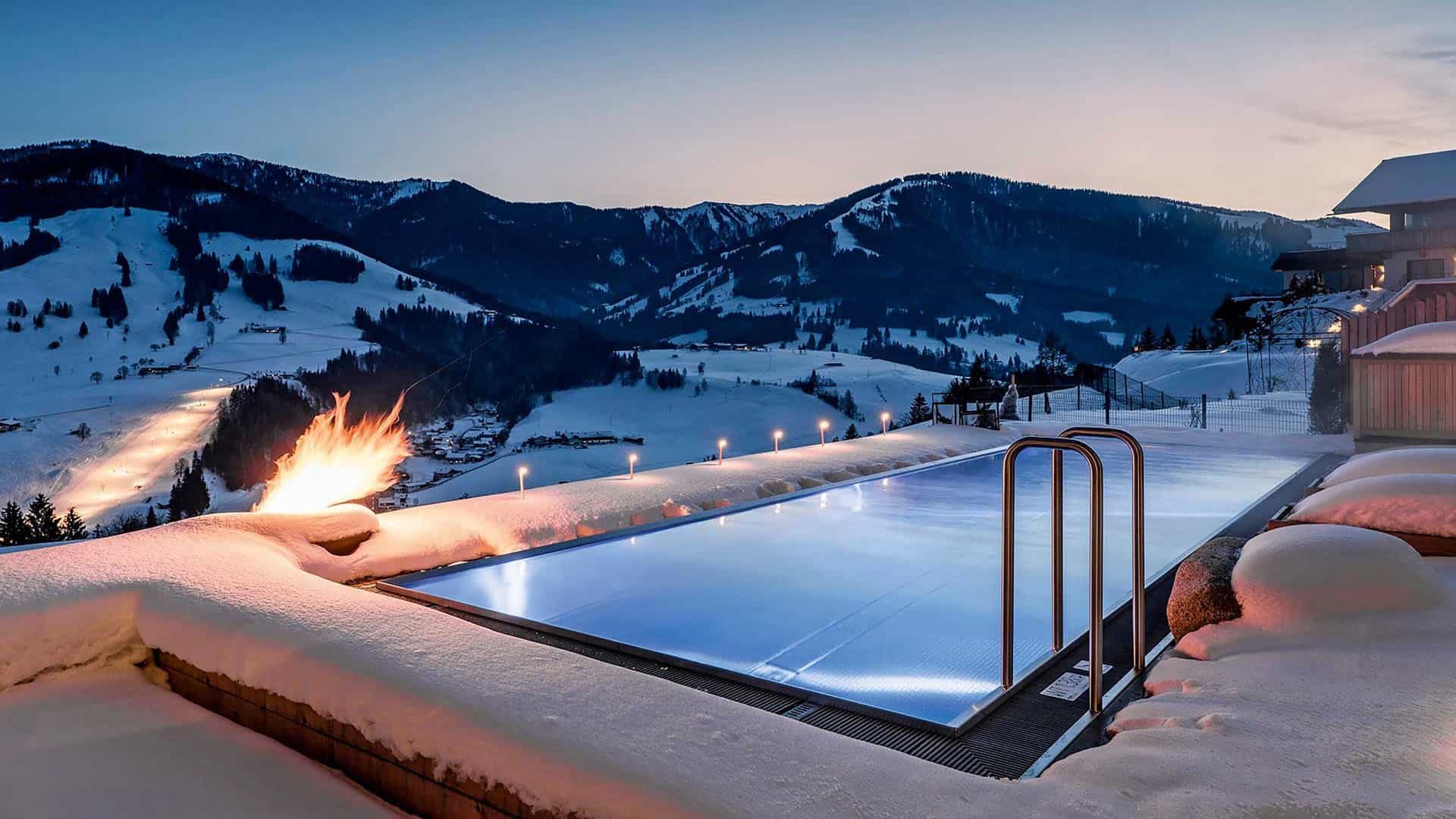 Senhoog leogang Aussenansicht Pool Winter Dämmerung