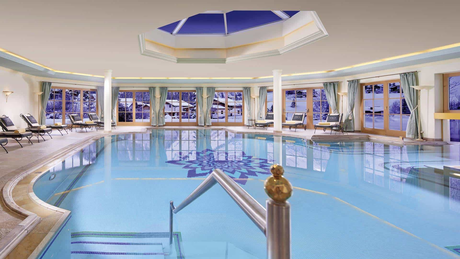Singer Pool Innen
