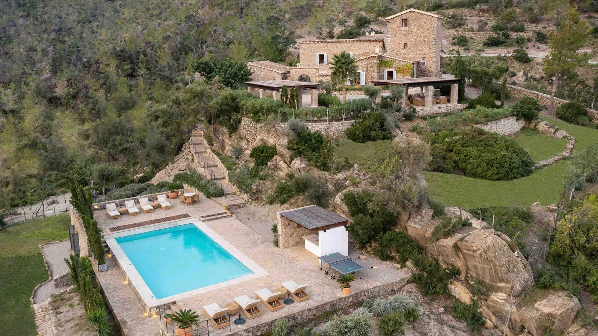 Son Bunyola Pool von oben