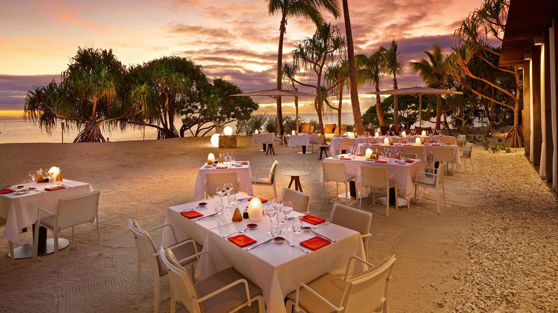 The Brando Strandrestaurant Abend