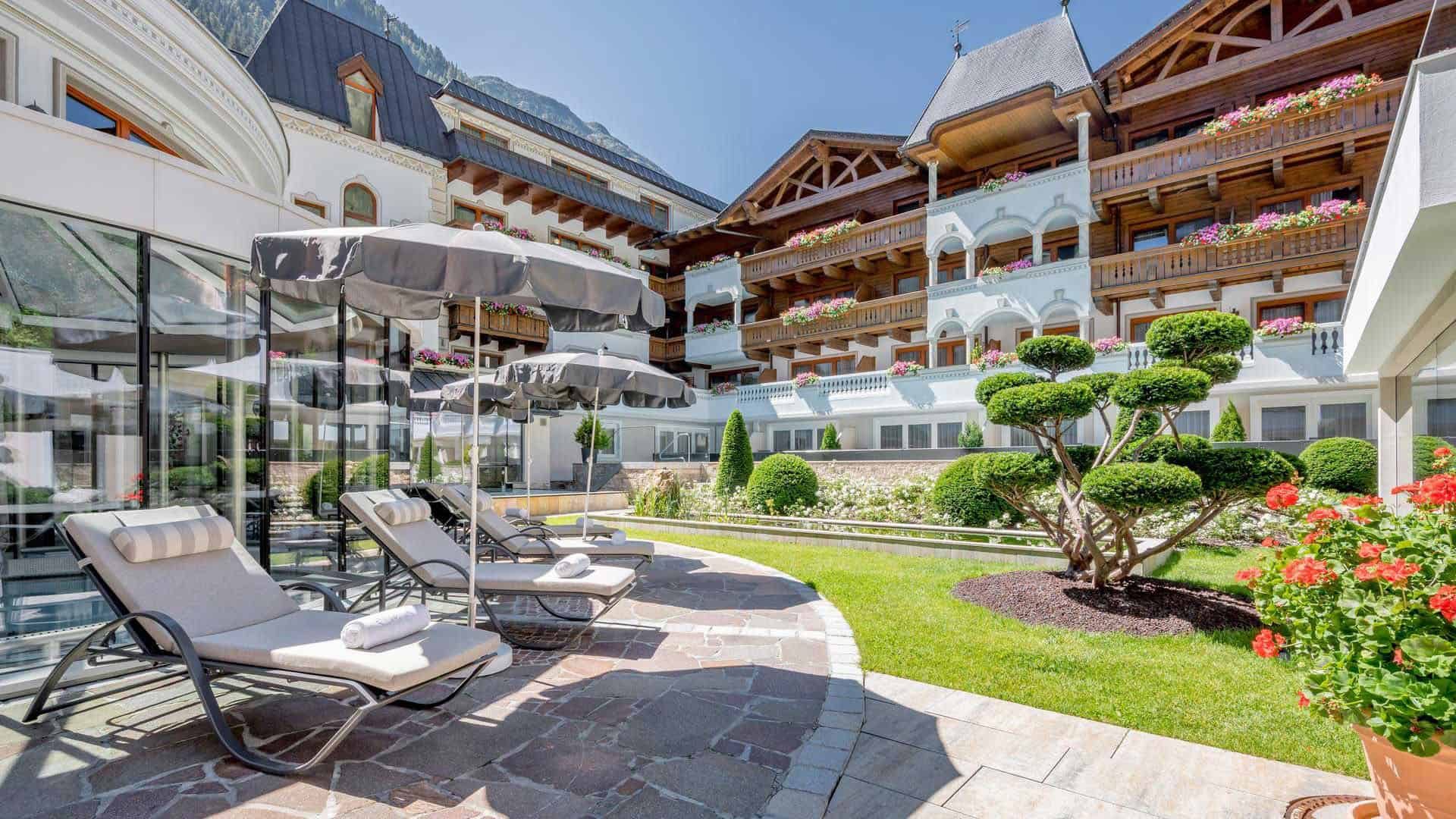 Trofana Royal Aussen Garten Sommer