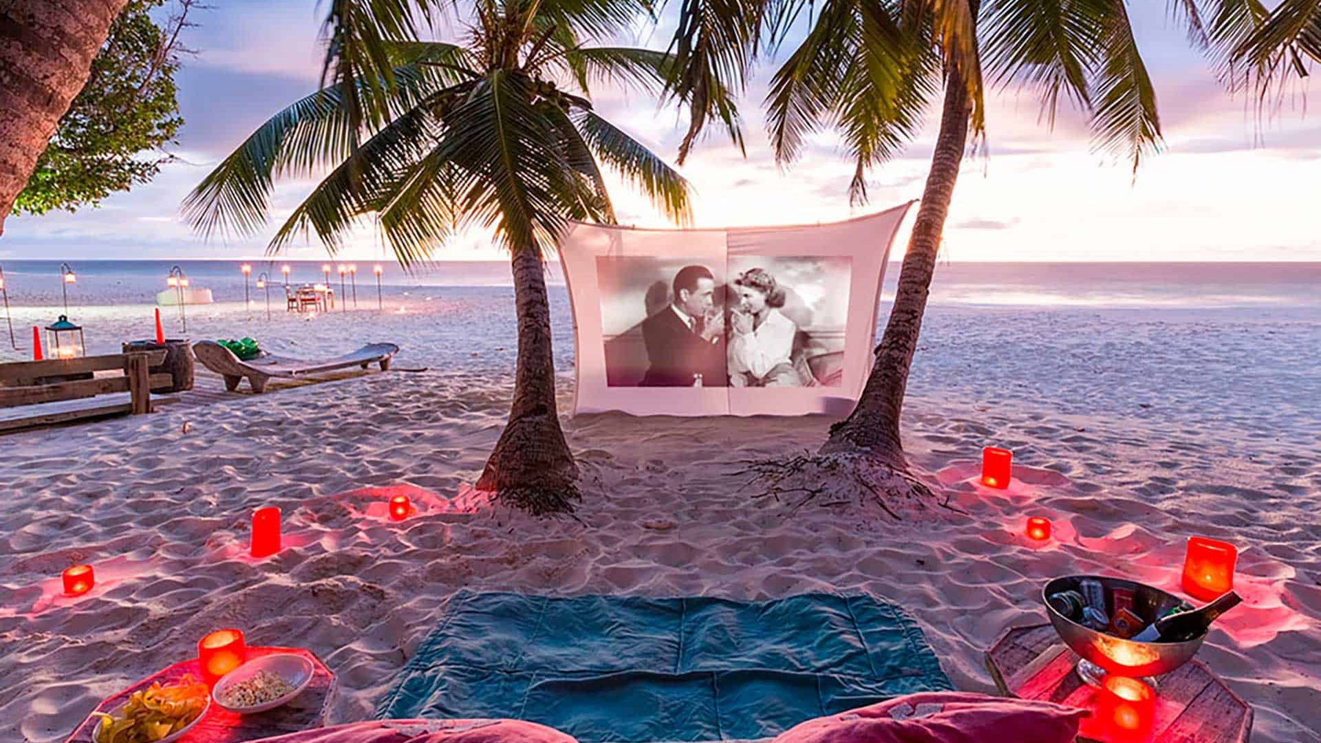 North-Island-beach-movie-night